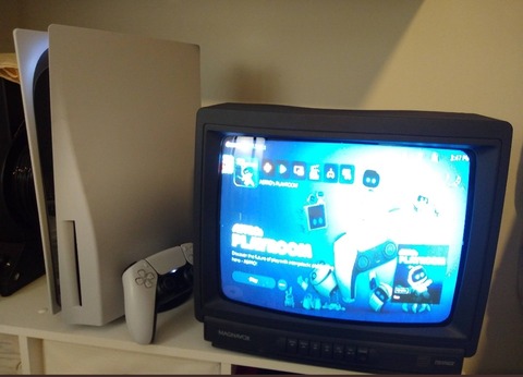 【悲報】なんj民、PS5をブラウン管テレビで使ってしまう